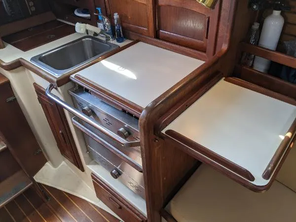 Slide: The Image of Pacific Seacraft Dana 24 1987 - 9