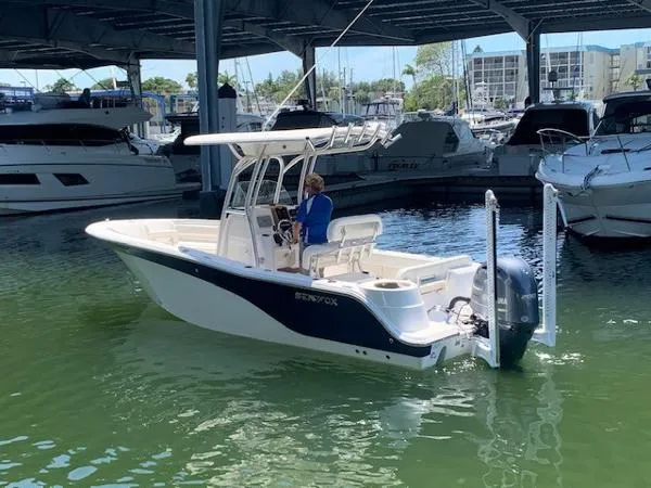 Slide: The Image of Sea Fox 226 Commander 2014 - 4