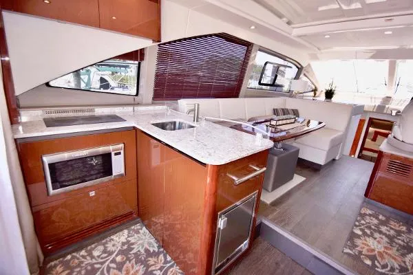 Slide: The Image of Sea Ray 460 Sundancer 2017 - 1