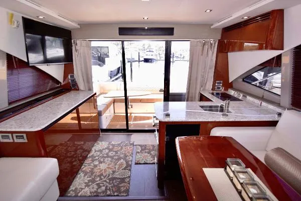 Slide: The Image of Sea Ray 460 Sundancer 2017 - 4