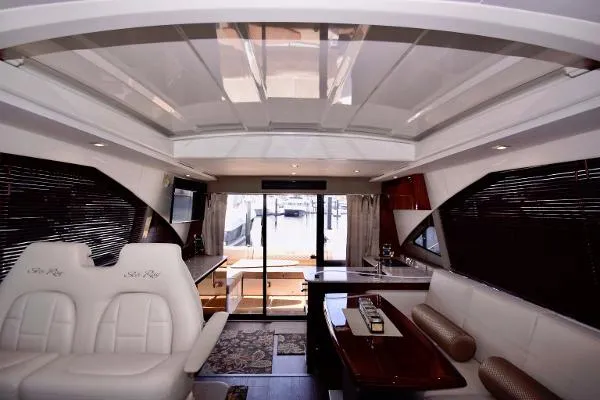 Slide: The Image of Sea Ray 460 Sundancer 2017 - 6