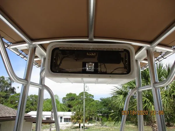 Slide: The Image of Parker Marine 1801 Center Console 2017 - 1