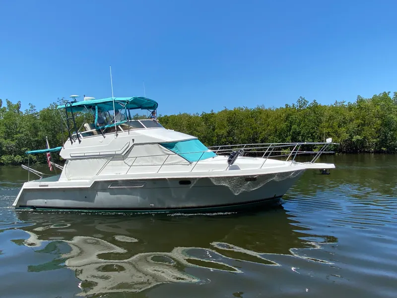 Slide: The Image of Carver Yachts 374 Voyager 2000 - 1
