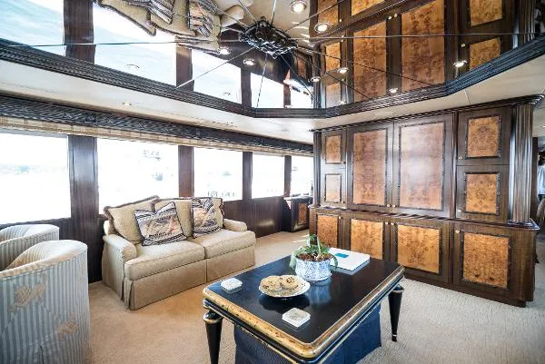 Slide: The Image of Hatteras 100 Motor Yacht 2001 - 10