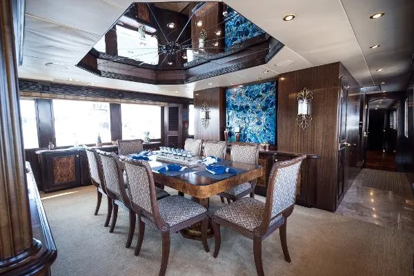 Slide: The Image of Hatteras 100 Motor Yacht 2001 - 11