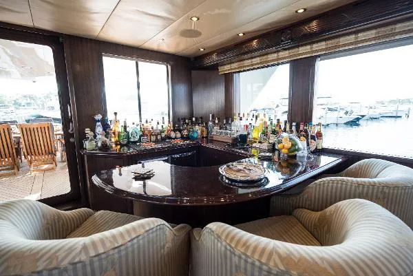 Slide: The Image of Hatteras 100 Motor Yacht 2001 - 8