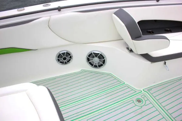 Slide: The Image of 7oceans 400 GTS 2019 - 3