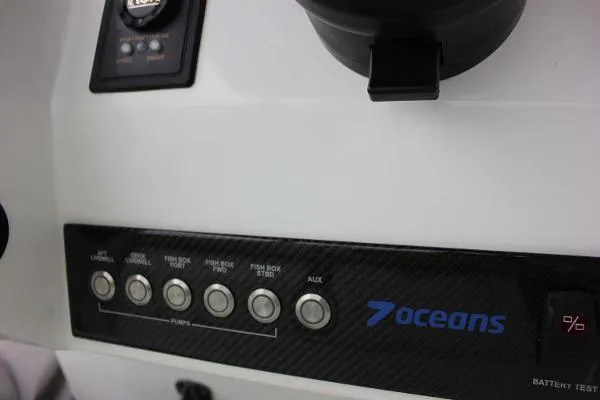 Slide: The Image of 7oceans 400 GTS 2019 - 9