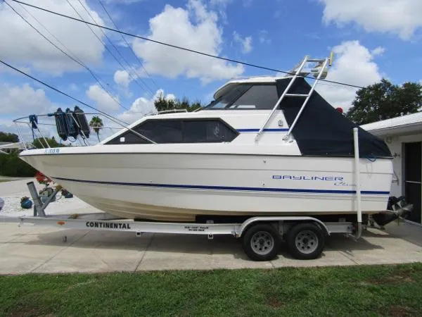 Slide: The Image of Bayliner 2452 Ciera Classic 1995 - 2