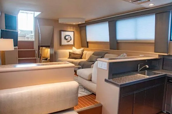 Slide: The Image of Hatteras 52 Cockpit Motor Yacht 1994 - 4