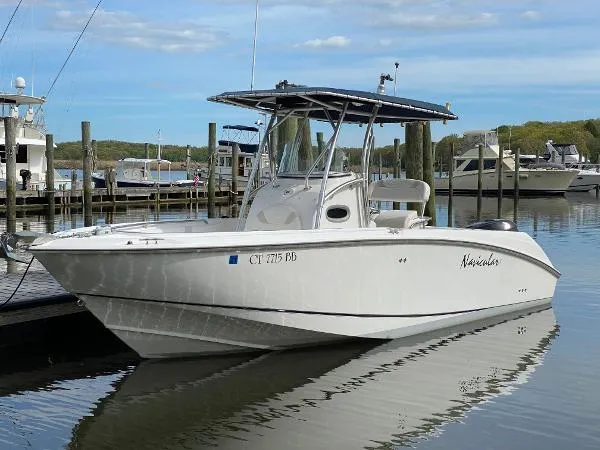 Slide: The Image of Boston Whaler Outrage 240 2004 - 0