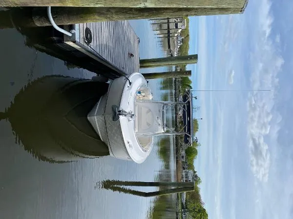 Slide: The Image of Boston Whaler Outrage 240 2004 - 2