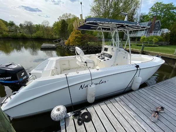 Slide: The Image of Boston Whaler Outrage 240 2004 - 4