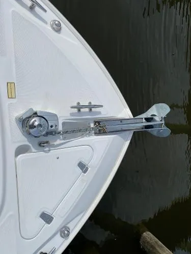 Slide: The Image of Boston Whaler Outrage 240 2004 - 5
