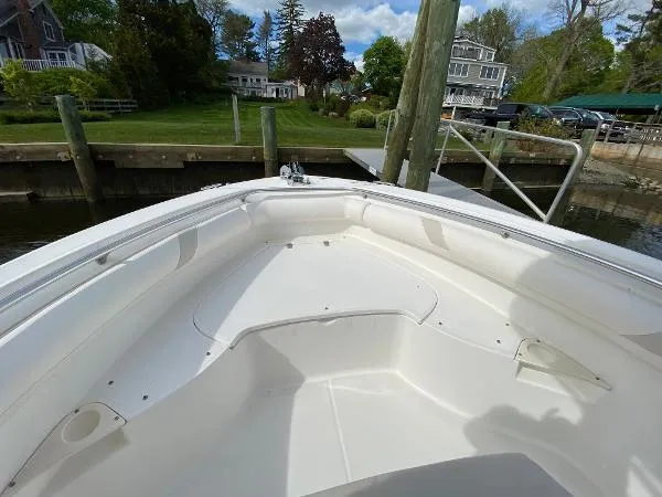 Slide: The Image of Boston Whaler Outrage 240 2004 - 7