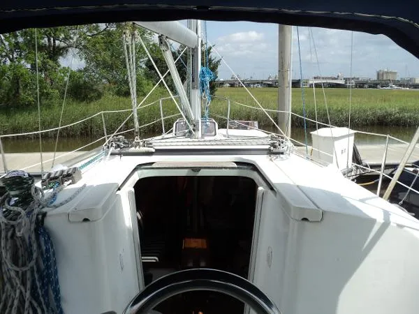 Slide: The Image of Beneteau 323 Oceanis 2005 - 11