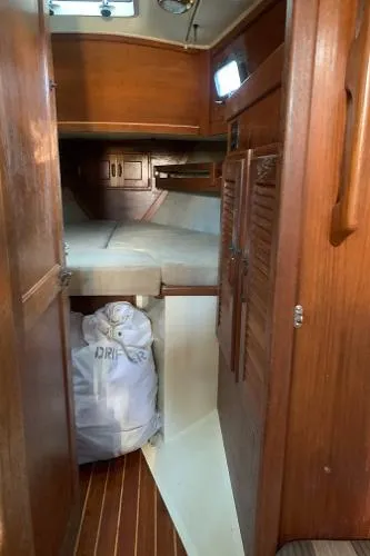 Slide: The Image of Pacific Seacraft 34 1992 - 8