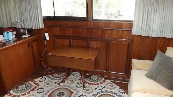 Slide: The Image of Hatteras 43 Double Cabin Motoryacht 1977 - 7