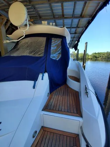 Slide: The Image of Sunseeker Predator 55 2007 - 10
