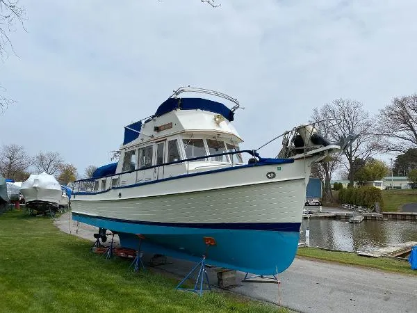 Slide: The Image of Grand Banks 36 Heritage Classic 1989 - 1