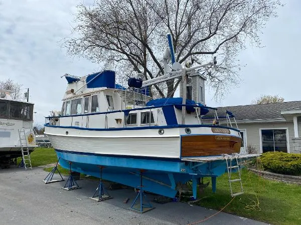 Slide: The Image of Grand Banks 36 Heritage Classic 1989 - 5