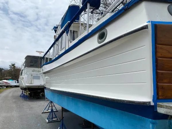 Slide: The Image of Grand Banks 36 Heritage Classic 1989 - 7