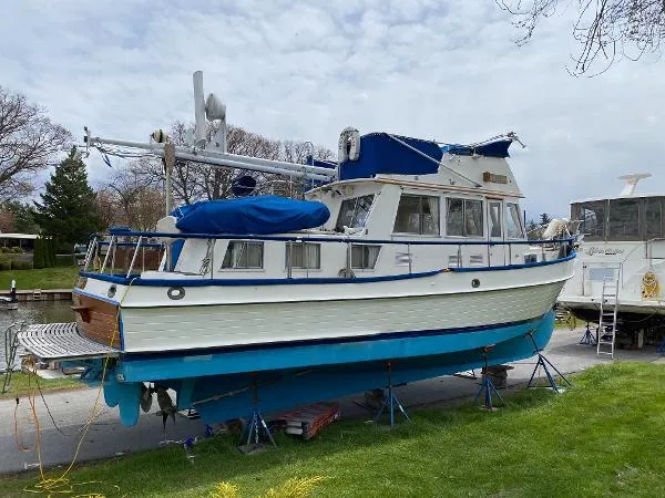 Slide: The Image of Grand Banks 36 Heritage Classic 1989 - 8