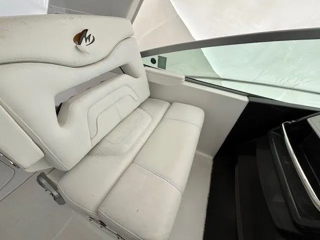 Slide: The Image of Monterey 335 Sport Yacht 2016 - 20