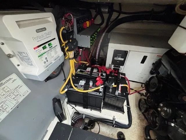 Slide: The Image of Monterey 335 Sport Yacht 2016 - 23