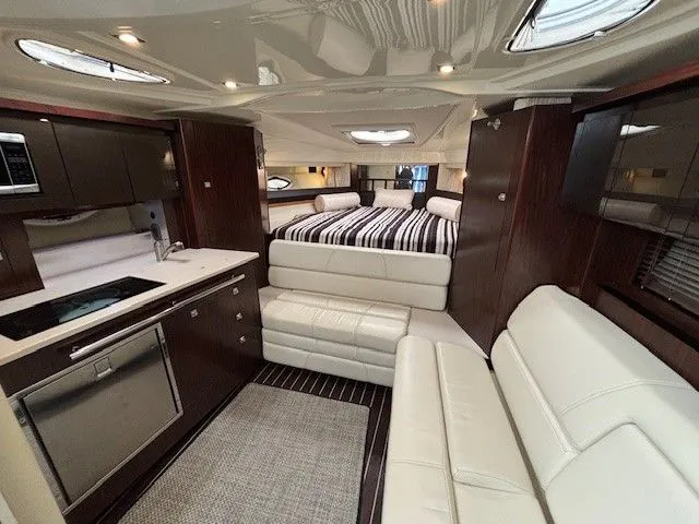 Slide: The Image of Monterey 335 Sport Yacht 2016 - 3