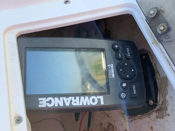 Slide: The Image of Sea Hunt Victory 225 2005 - 3