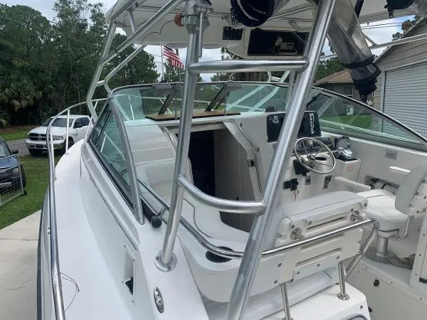 Slide: The Image of Boston Whaler 28 Conquest 2000 - 11