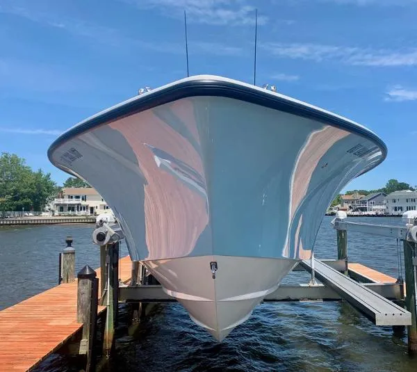 Slide: The Image of SeaVee 390B Center Console 2019 - 2
