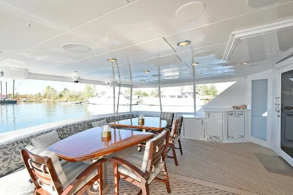 Slide: The Image of Hatteras 100 Motor Yacht 2005 - 4