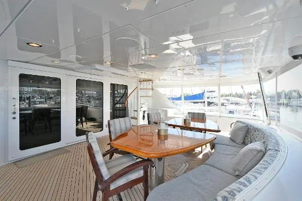 Slide: The Image of Hatteras 100 Motor Yacht 2005 - 5