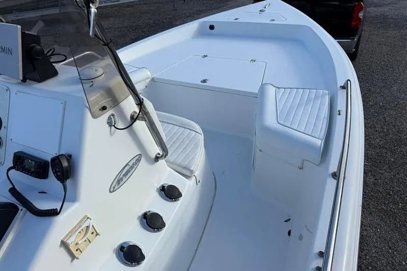 Slide: The Image of 2007 Sea Pro SV1900CC Bay Boat interior with seating and console. - 20