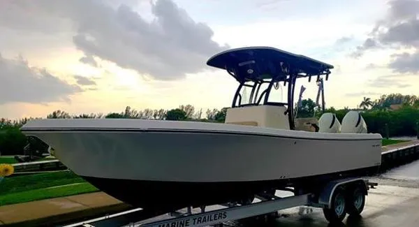 Slide: The Image of Sea Born LX24 Center Console 2021 - 0