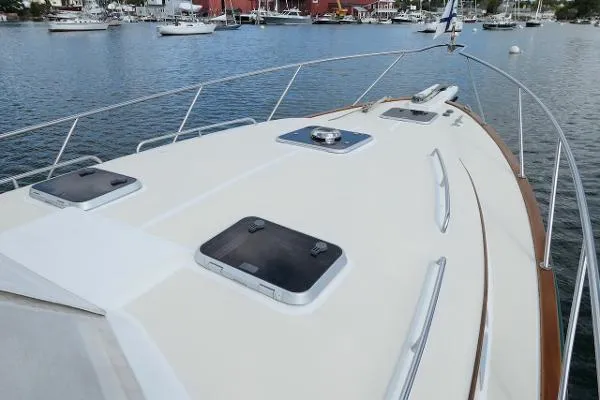 Slide: The Image of Little Harbor WhisperJet 38 2000 - 7
