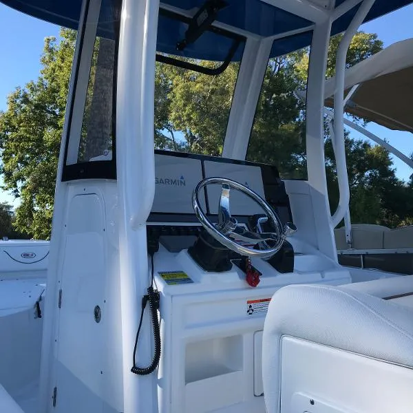 Slide: The Image of Sea Hunt Ultra 235 SE 2018 - 3