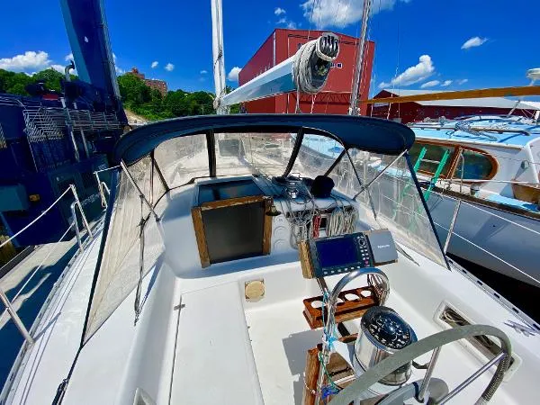 Slide: The Image of Freedom 36 Sloop 1988 - 7
