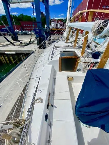 Slide: The Image of Freedom 36 Sloop 1988 - 8