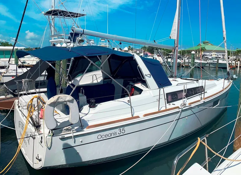 Slide: The Image of Beneteau Oceanis 35 2016 - 0