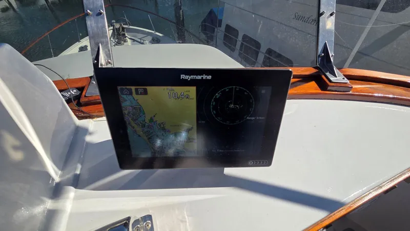 Slide: The Image of Raymarine navigation system on DeFever 48 Tri Cabin yacht, 1987 model. - 25