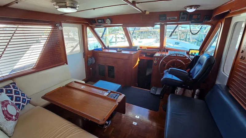 Slide: The Image of Interior of 1987 DeFever 48 Tri Cabin yacht. - 31