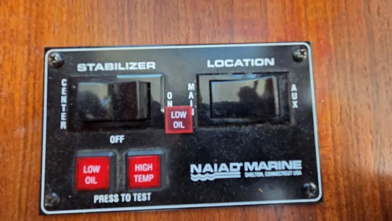 Slide: The Image of Naiad Marine stabilizer control on DeFever 48 Tri Cabin, year 1987. - 40