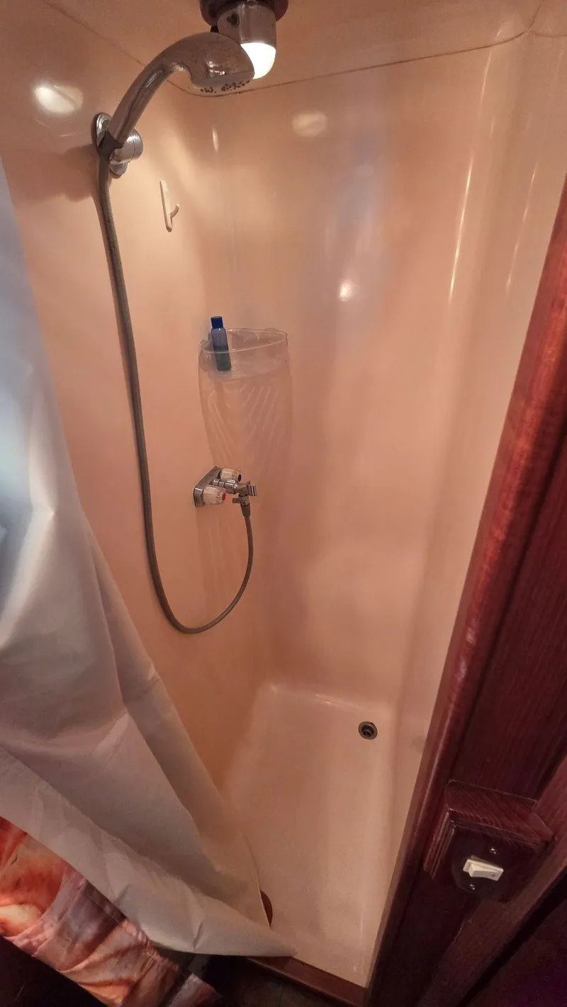 Slide: The Image of DeFever 48 Tri Cabin 1987 - 61