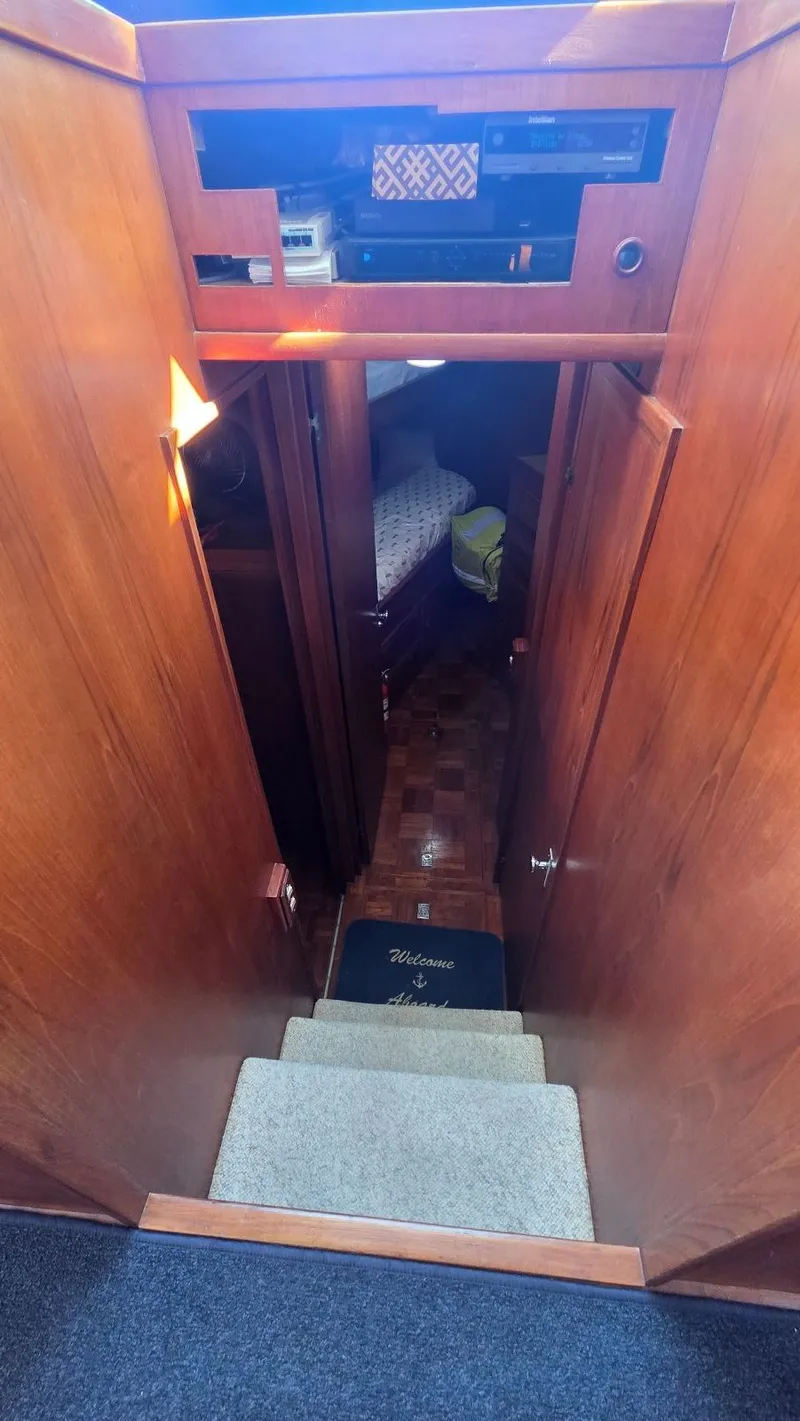 Slide: The Image of DeFever 48 Tri Cabin 1987 - 62