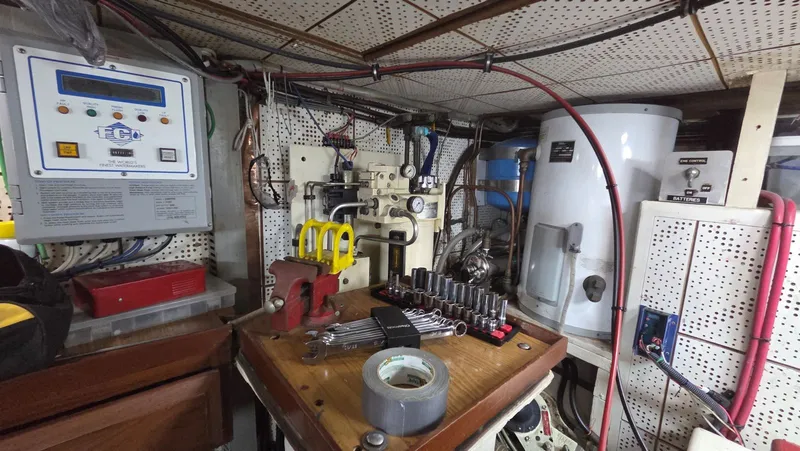 Slide: The Image of DeFever 48 Tri Cabin 1987 - 81