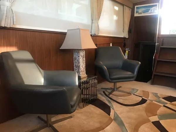 Slide: The Image of Hatteras Motor Yacht 1986 - 1