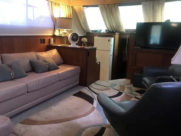 Slide: The Image of Hatteras Motor Yacht 1986 - 4
